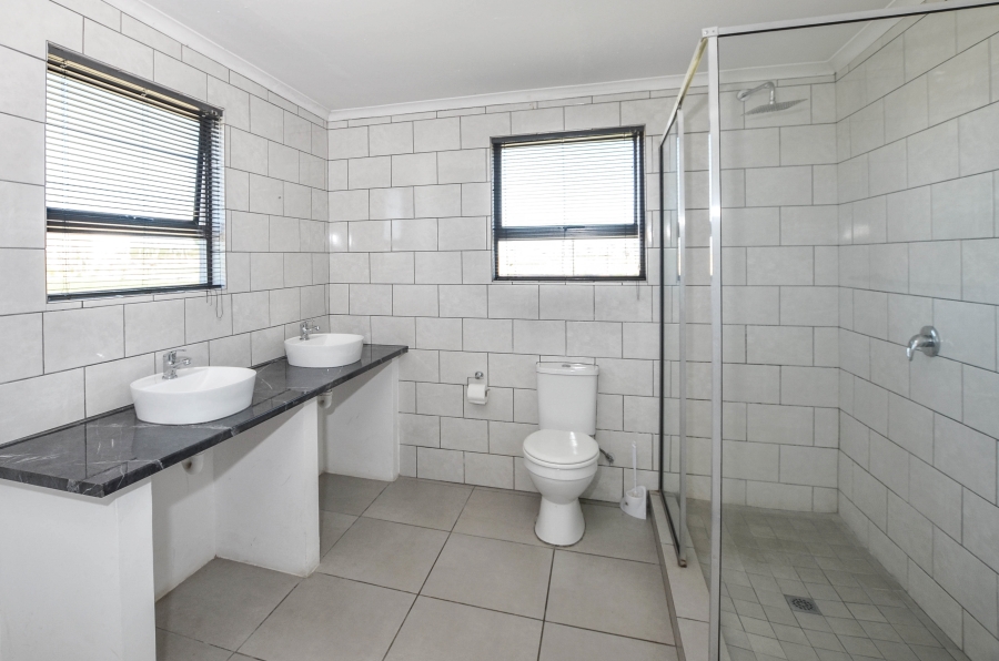 10 Bedroom Property for Sale in Hartebeesfontein Western Cape